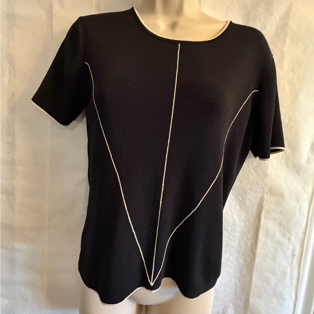 Elegant Black Women's Carducci Black Top with white contrast Sz-S.‎ DD1